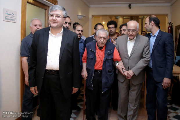 شبی با استاد انتظامی