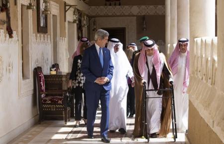 سعود الفیصل دست به عصا شد (عکس)