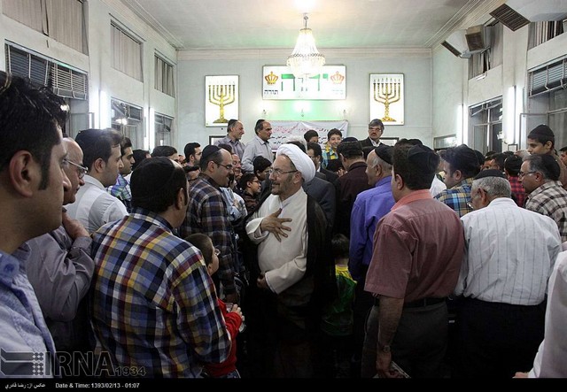 دیدار یونسی با اقلیت های دینی در شیراز (عکس) دیدار یونسی با اقلیت های دینی در شیراز (عکس)