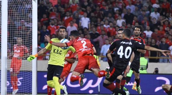 گل پرسپولیس را داور نگرفت؟(عکس)