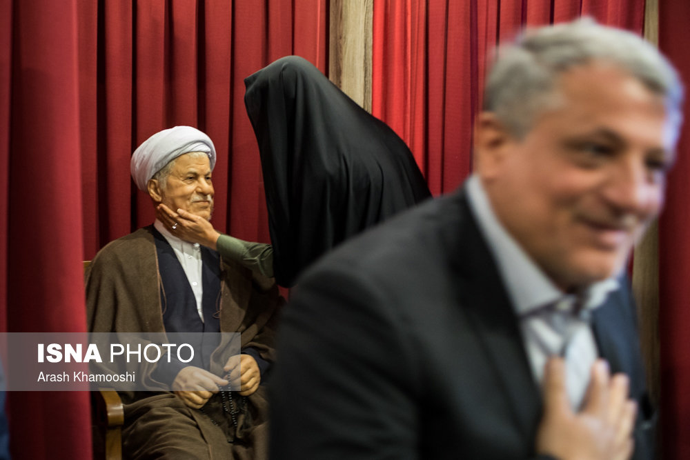 (تصاویر) رونمایی ار مجسمه آیت الله هاشمی