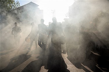 (تصاویر)-حرکت کاروان نمادین اسرای کربلا در قم