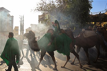 (تصاویر)-حرکت کاروان نمادین اسرای کربلا در قم