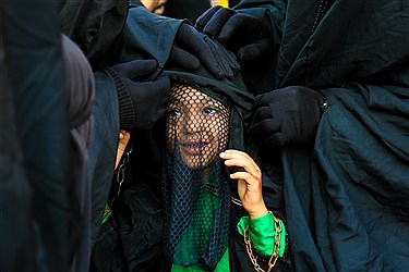 (تصاویر)-حرکت کاروان نمادین اسرای کربلا در قم