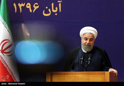(تصاویر)-حضور حسن روحانی در همایش بزرگداشت چهلمین سالگرد شهادت آیت الله مصطفی خمینی
