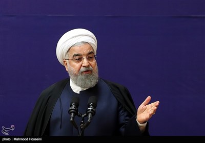 (تصاویر)-حضور حسن روحانی در همایش بزرگداشت چهلمین سالگرد شهادت آیت الله مصطفی خمینی