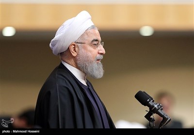 (تصاویر)-حضور حسن روحانی در همایش بزرگداشت چهلمین سالگرد شهادت آیت الله مصطفی خمینی