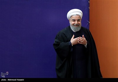(تصاویر)-حضور حسن روحانی در همایش بزرگداشت چهلمین سالگرد شهادت آیت الله مصطفی خمینی