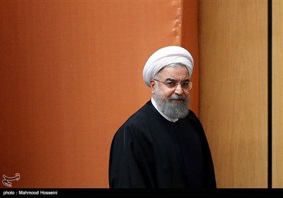 (تصاویر)-حضور حسن روحانی در همایش بزرگداشت چهلمین سالگرد شهادت آیت الله مصطفی خمینی
