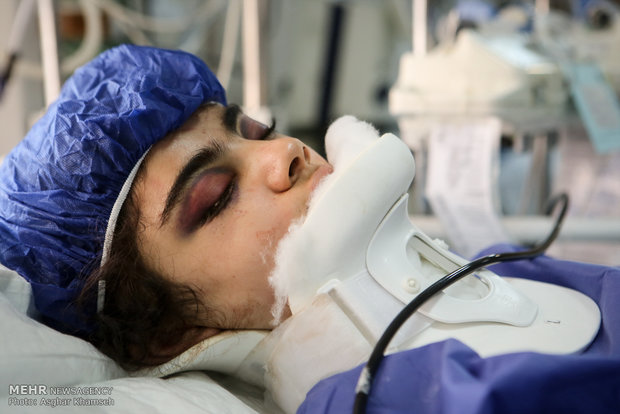 (تصاویر)-رسیدگی به مصدومان حادثه زلزله کرمانشاه