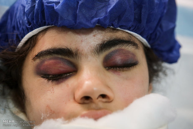(تصاویر)-رسیدگی به مصدومان حادثه زلزله کرمانشاه