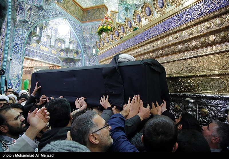 (تصاویر)-تشییع پیکر آیت الله حائری شیرازی در قم