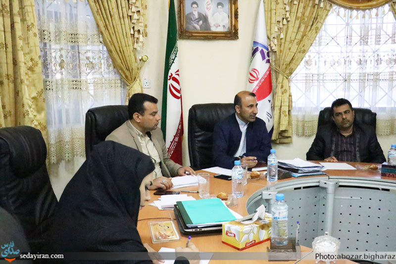 (تصاویر) نشست خبری مقیمی رئیس شورای شهرستان
