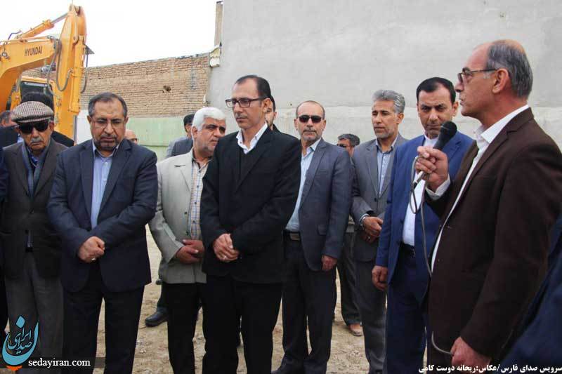 (تصاویر) آئین کلنگ زنی ساختمان مرکز رشد و علم و فناوری در شهرستان لارستان