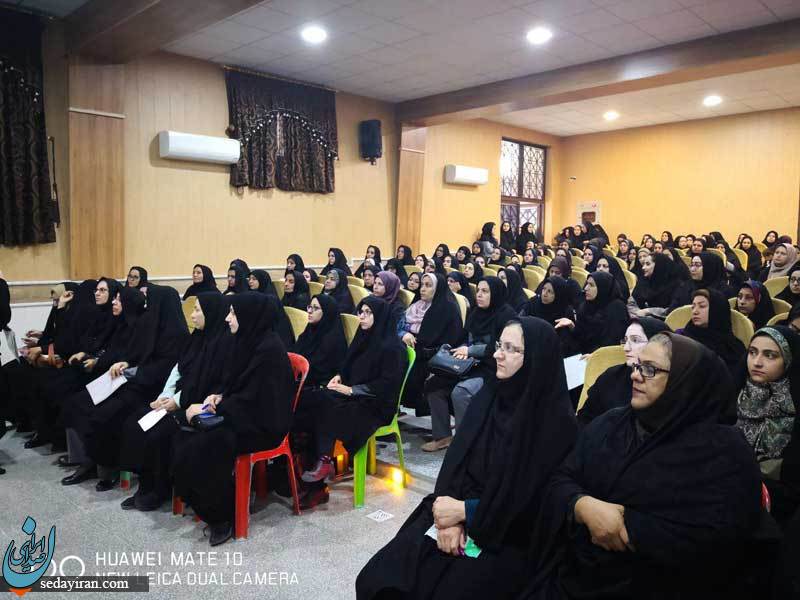 (تصاویر) برگزاری کارگاه آموزشی خانواده شاد در لارستان (تصاویر) برگزاری کارگاه آموزشی خانواده شاد در لارستان