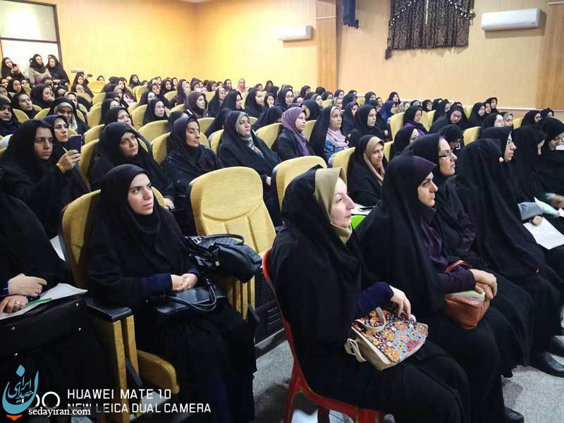 (تصاویر) برگزاری کارگاه آموزشی خانواده شاد در لارستان (تصاویر) برگزاری کارگاه آموزشی خانواده شاد در لارستان