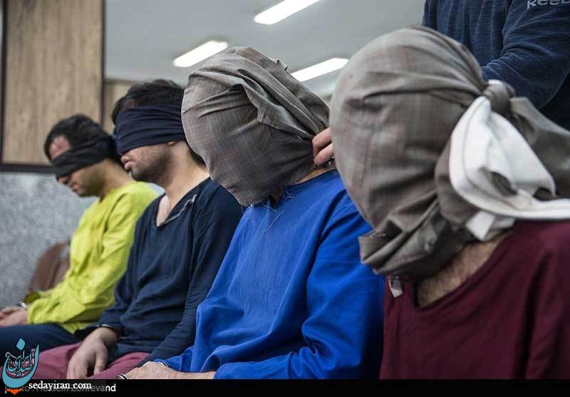(تصاویر) بازداشت سارقان مسلح خشن با سابقه ۳۰۰ فقره سرقت