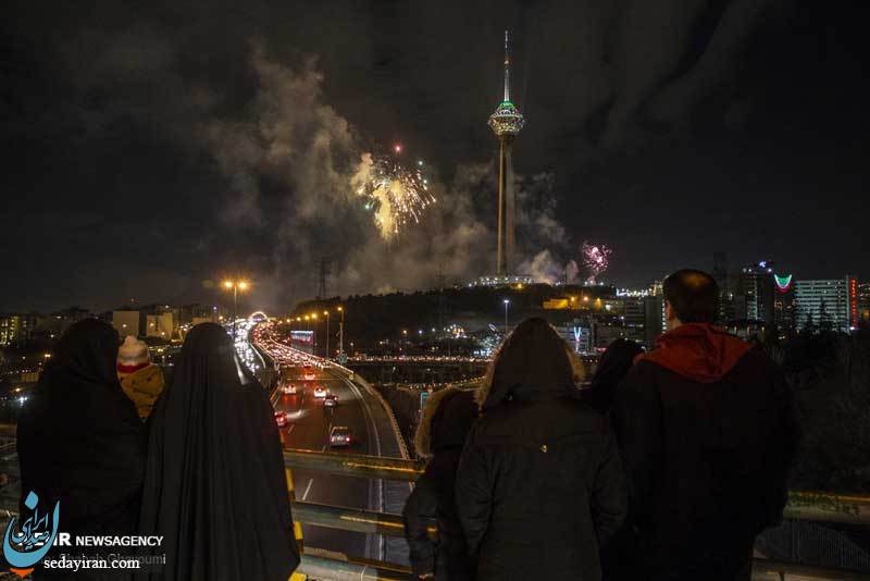 (تصاویر) مراسم نورافشانی جشن ۲۲ بهمن
