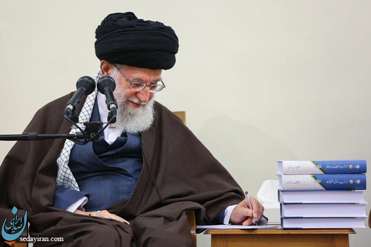 (تصاویر) دیدار دست‌اندرکاران همایش حکیم طهران با رهبر انقلاب