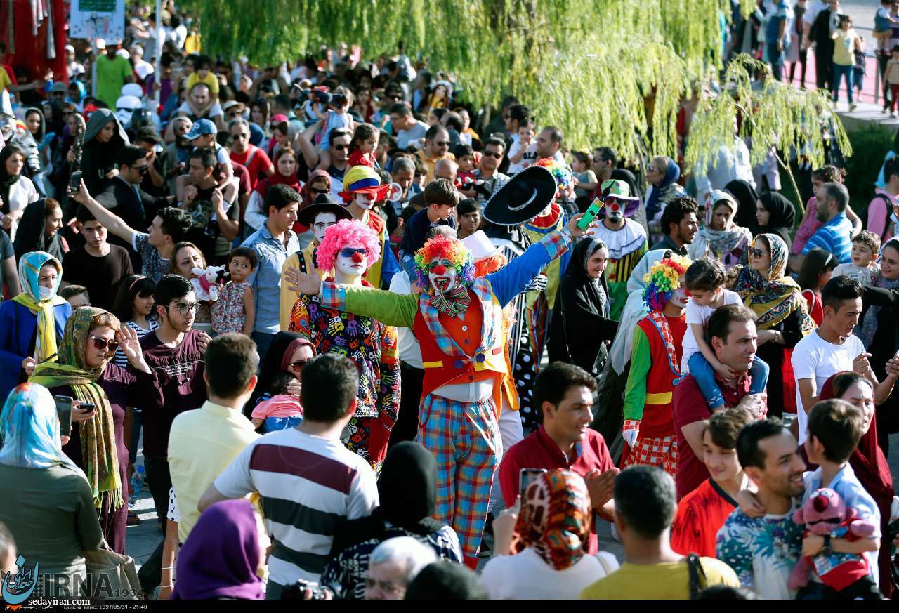 شادپیمایی عروسک ها در پارک آب و آتش + عکس