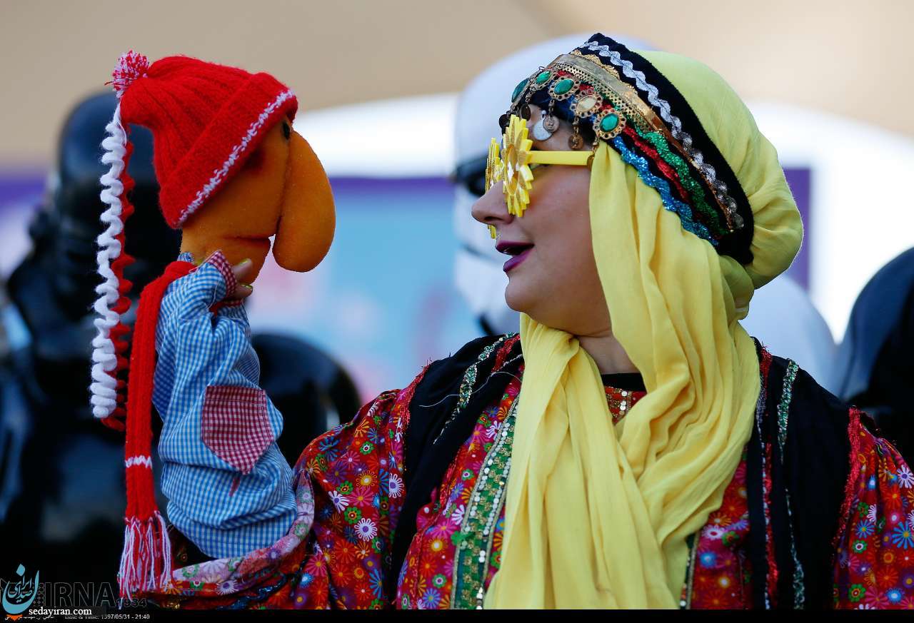 شادپیمایی عروسک ها در پارک آب و آتش + عکس