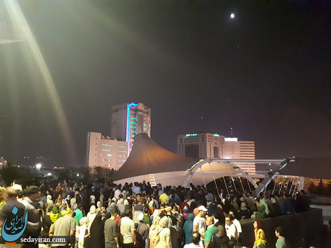 (تصویر) تماشا ماه گرفتگی در پارک آب و آتش