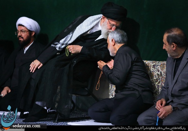 (تصویر) بوسه رهبر انقلاب بر پیشانی سردار سلیمانی