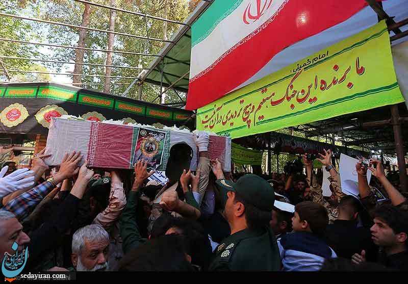 (تصاویر) تشییع پیکر طاها اقدامی شهید ۴ ساله حادثه تروریستی اهواز