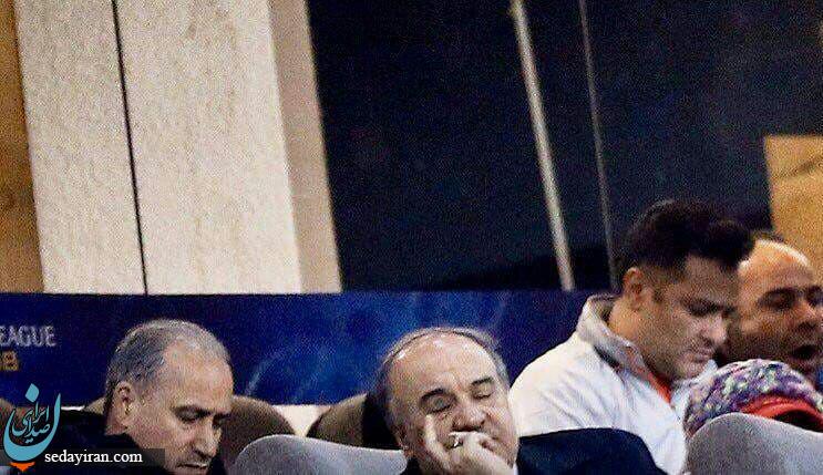 (تصویر) حرکت عجیب وزیر ورزش خبرساز شد