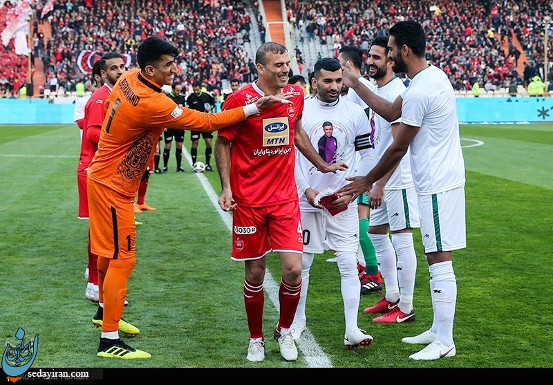 (تصاویر) دیدار فوتبال تیم‌های پرسپولیس و ذوب آهن