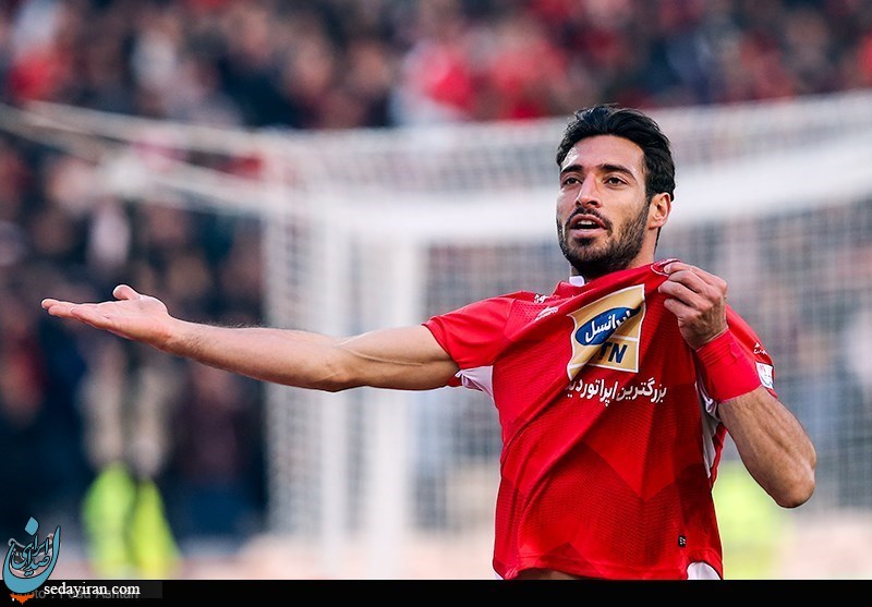 (تصاویر) دیدار فوتبال تیم‌های پرسپولیس و ذوب آهن