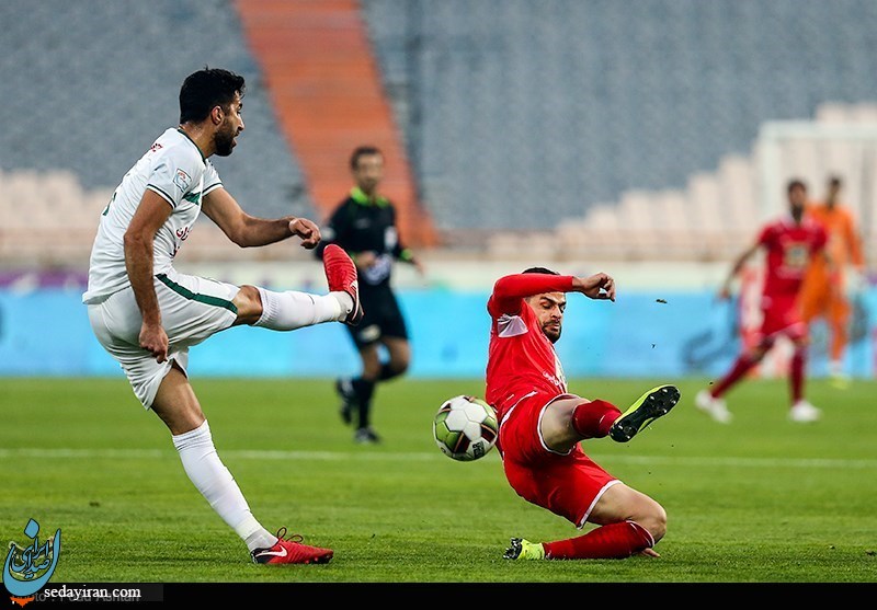 (تصاویر) دیدار فوتبال تیم‌های پرسپولیس و ذوب آهن