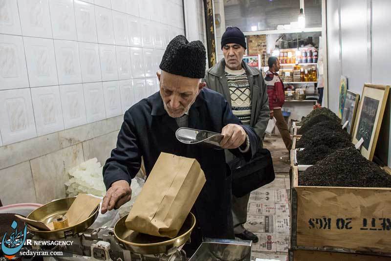 (تصاویر) رزق حلال پیرمرد چای فروش