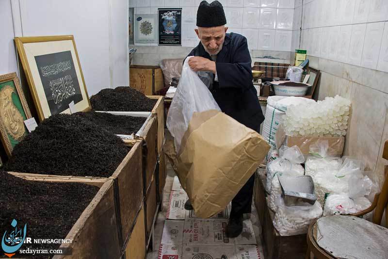 (تصاویر) رزق حلال پیرمرد چای فروش