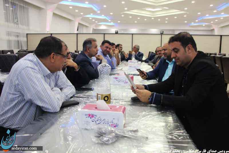 (تصاویر) نشست صمیمی حامیان و خیرین بنیاد کودک شهرستان لارستان