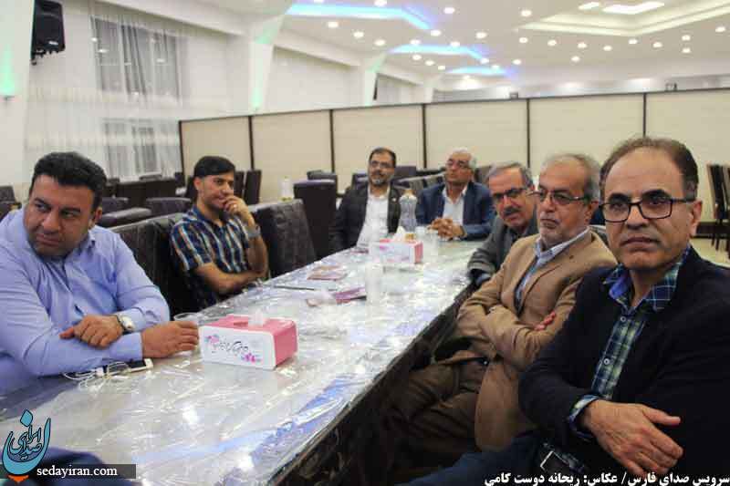 (تصاویر) نشست صمیمی حامیان و خیرین بنیاد کودک شهرستان لارستان