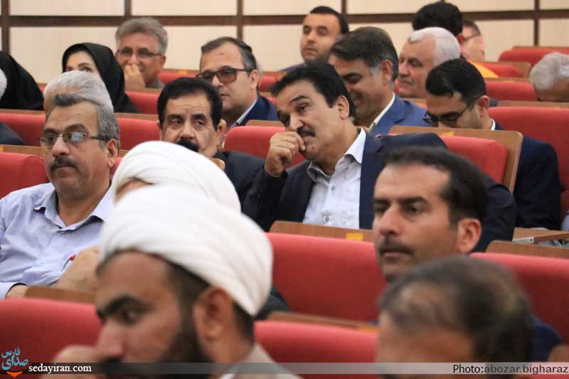 (تصاویر) همایش تجلیل از خدمات دکتر جمشید جعفرپور در شهرستان خنج برگزار شد