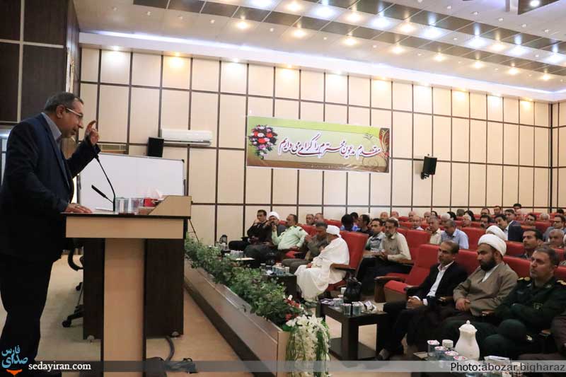 (تصاویر) همایش تجلیل از خدمات دکتر جمشید جعفرپور در شهرستان خنج برگزار شد