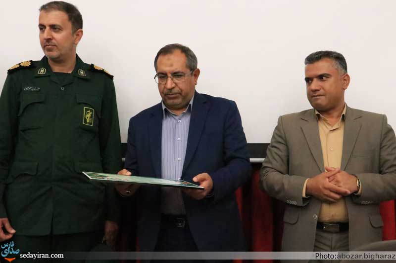 (تصاویر) همایش تجلیل از خدمات دکتر جمشید جعفرپور در شهرستان خنج برگزار شد