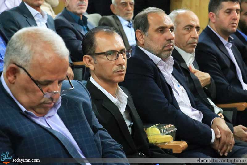 (تصاویر) نشست وزیر بهداشت با جمعی از مسئولین، خیرین و معتمدین منطقه لارستان