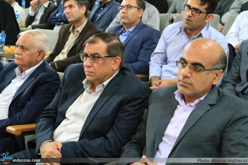 (تصاویر) نشست وزیر بهداشت با جمعی از مسئولین، خیرین و معتمدین منطقه لارستان