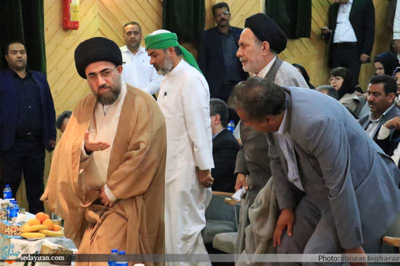 (تصاویر) نشست وزیر بهداشت با جمعی از مسئولین، خیرین و معتمدین منطقه لارستان
