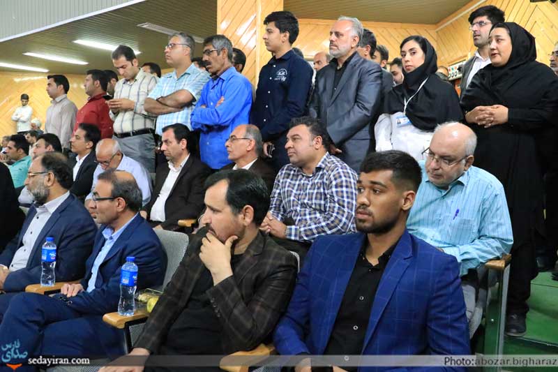 (تصاویر) نشست وزیر بهداشت با جمعی از مسئولین، خیرین و معتمدین منطقه لارستان