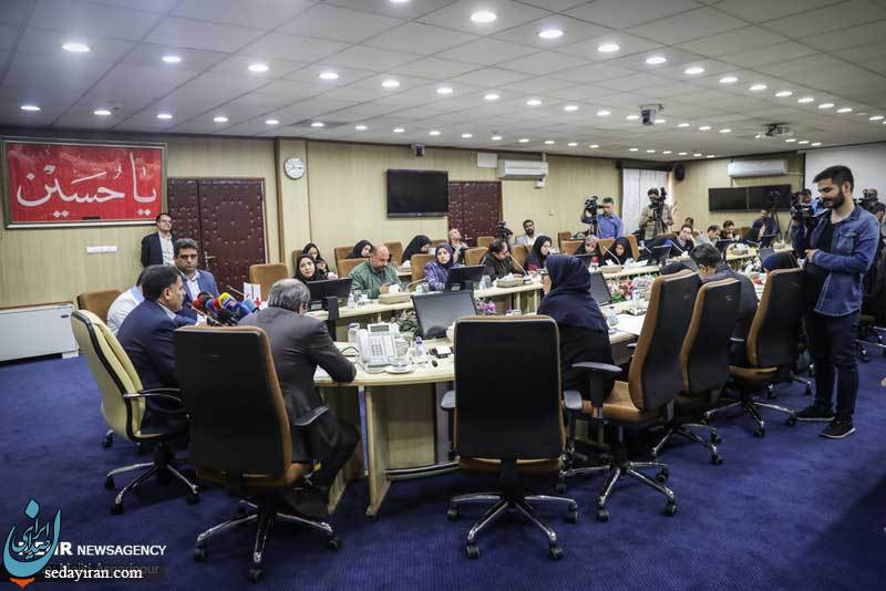 (تصاویر) نشست خبری رئیس جمعیت هلال احمر (تصاویر) نشست خبری رئیس جمعیت هلال احمر