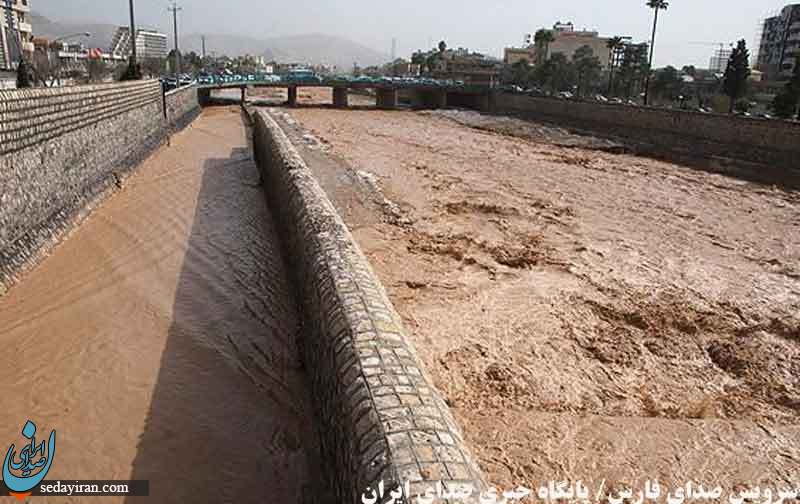 سیل شیراز ۲۰۰ خودرو را در دروازه قرآن با خود برد+ (تصاویر)