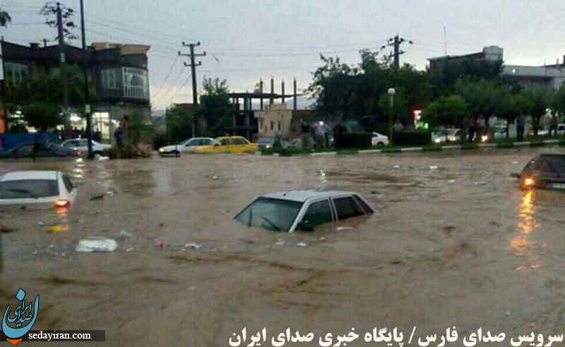 سیل شیراز ۲۰۰ خودرو را در دروازه قرآن با خود برد+ (تصاویر)