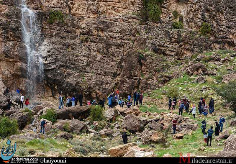 (تصاویر) حال و هوای بارانی آبشار اندیشه شهرستان لارستان