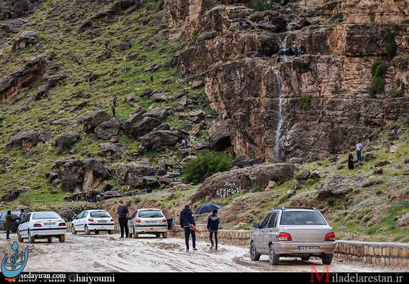 (تصاویر) حال و هوای بارانی آبشار اندیشه شهرستان لارستان