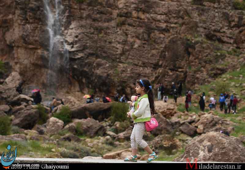 (تصاویر) حال و هوای بارانی آبشار اندیشه شهرستان لارستان