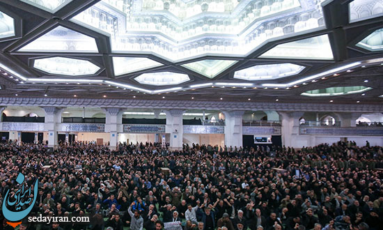 نمازگزاران علی رغم برف در نماز جمعه حضور پیدا کردند